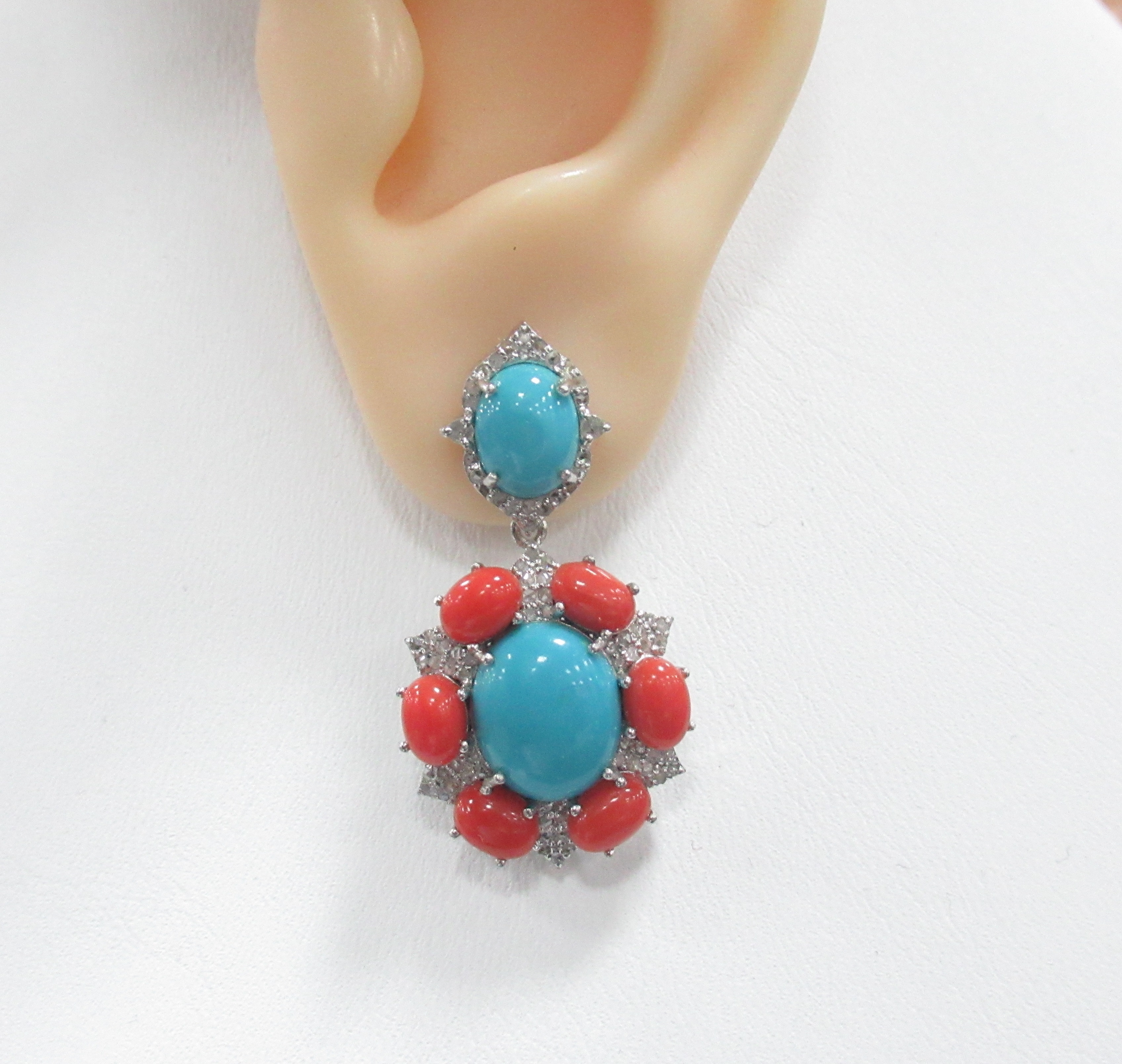 Серебряные серьги с бирюзой и кораллами